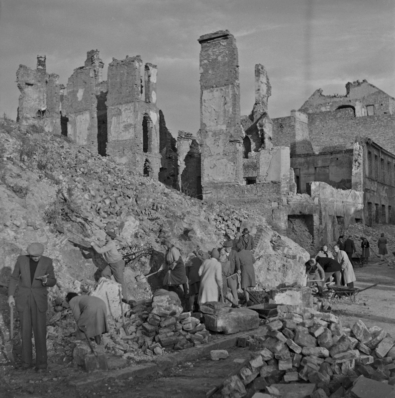 Varšava po válce, odklízení ruin